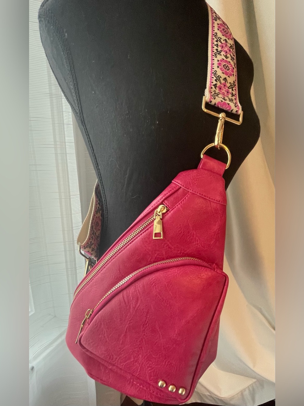 Anthropolgie Style/Crossbody Sling Bag Bohemian Floral Strap